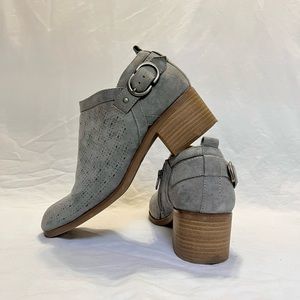 GREY Sonoma ANCLE BOOTS or BOOTIES Zip up Size 8.5